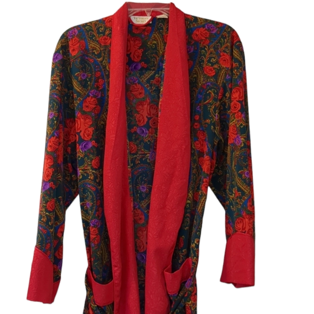 Victoria's Secret Gold Tag Lightweight robe Size small, red green floral Belt